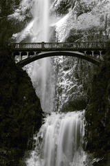 B070 Winter Scene Multnomah Falls, Columbia River Gorge, Oregon  print