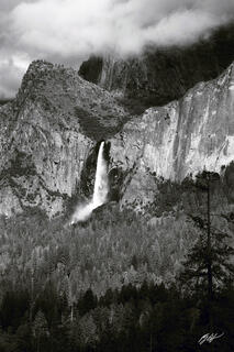 B034 Bridal Veil Falls, Yosemite National Park, California
