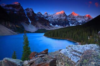 M448 Sunrise Moraine Lake and the Ten Peaks, Banff, Canada