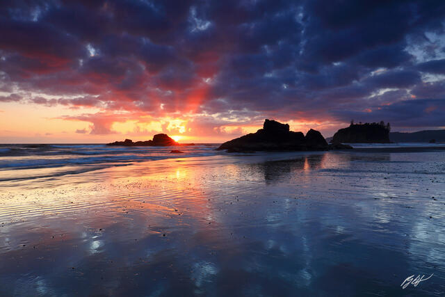 B149 Sunset Rays on Ruby Beach, Olympic National Park, Washington print