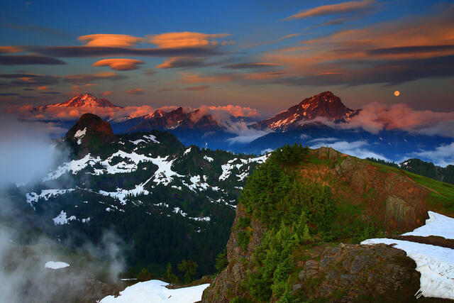 M252 Sunset Glacier Peak from Mt Dickerman, Washington print