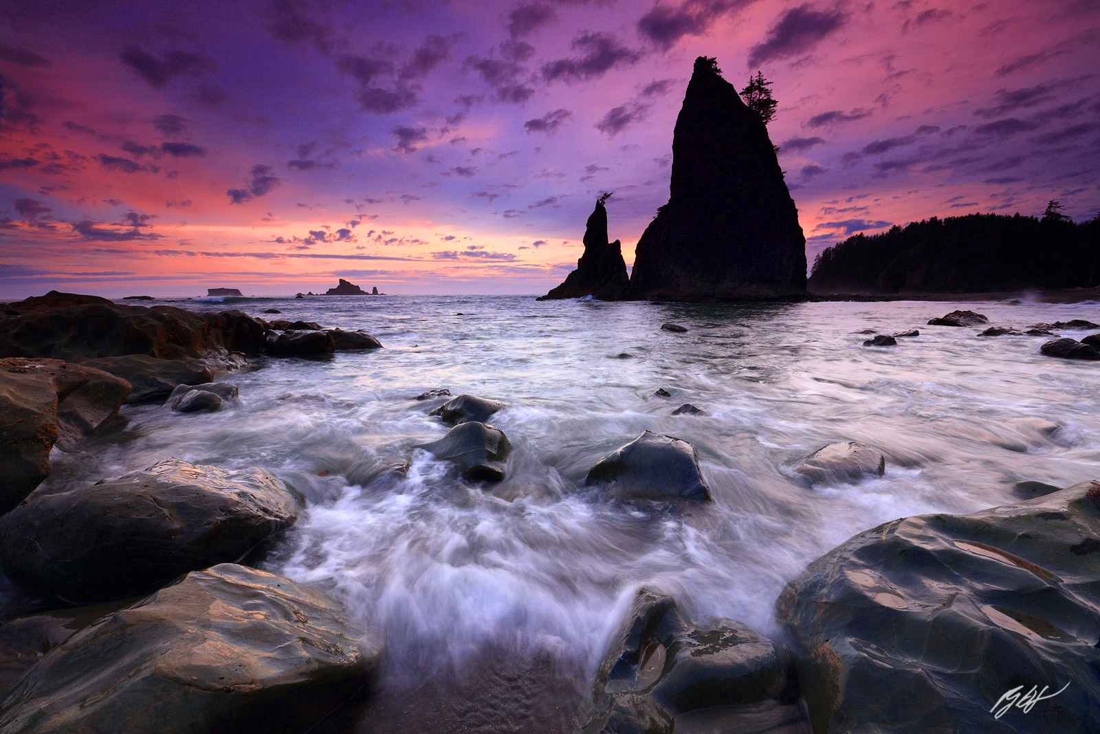 Sunset Surf and Split Rock on Rialto Beach in Olympic National Park in Washington