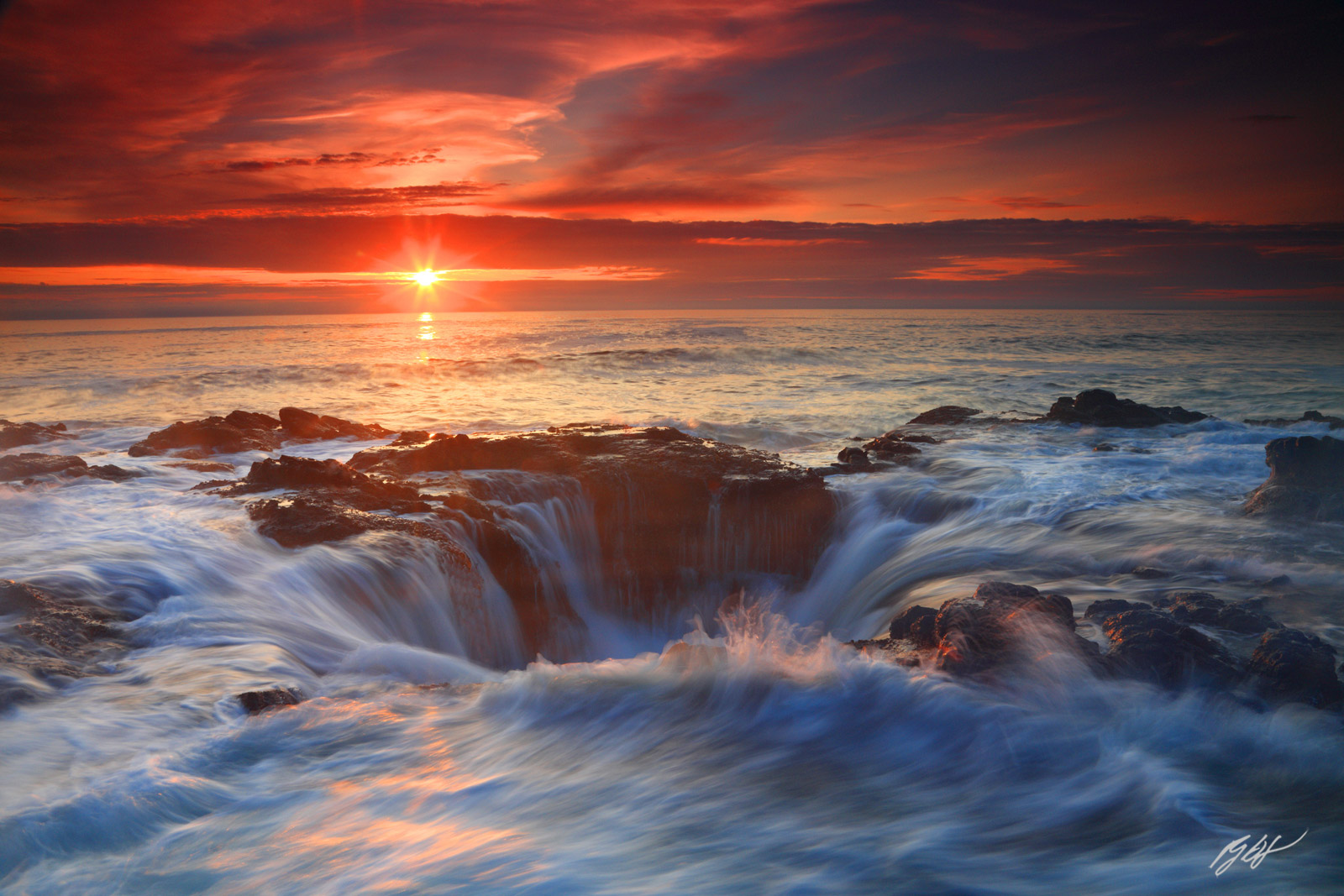 Sunset and Thor's Well in Cape Perpetua State Park on Central Oregon Coast