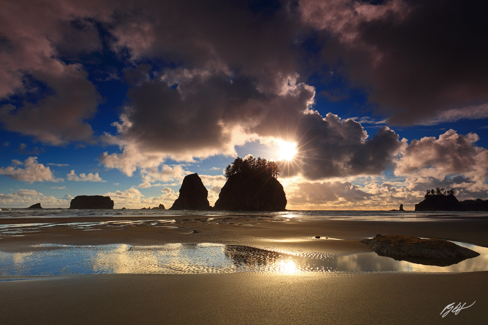 Sunset from Second Beach in Olympic National Park in Washington