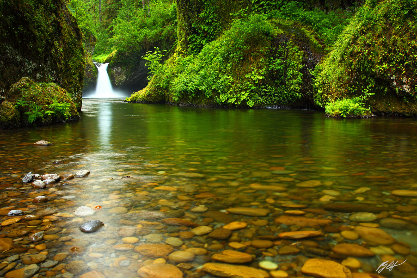Punch Bowl Falls in Eagle Creek Gorge in the Columbia River Gorge in Oregon