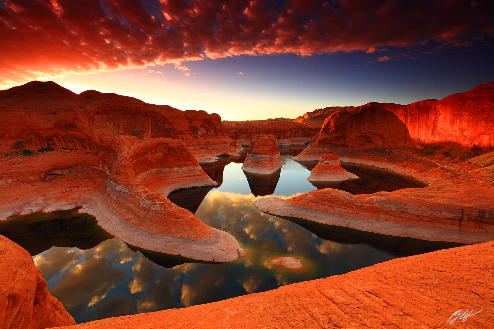 Sunrise over Reflection Canyon on Lake Powell in the Glen Canyon National Recreation Area in Utah