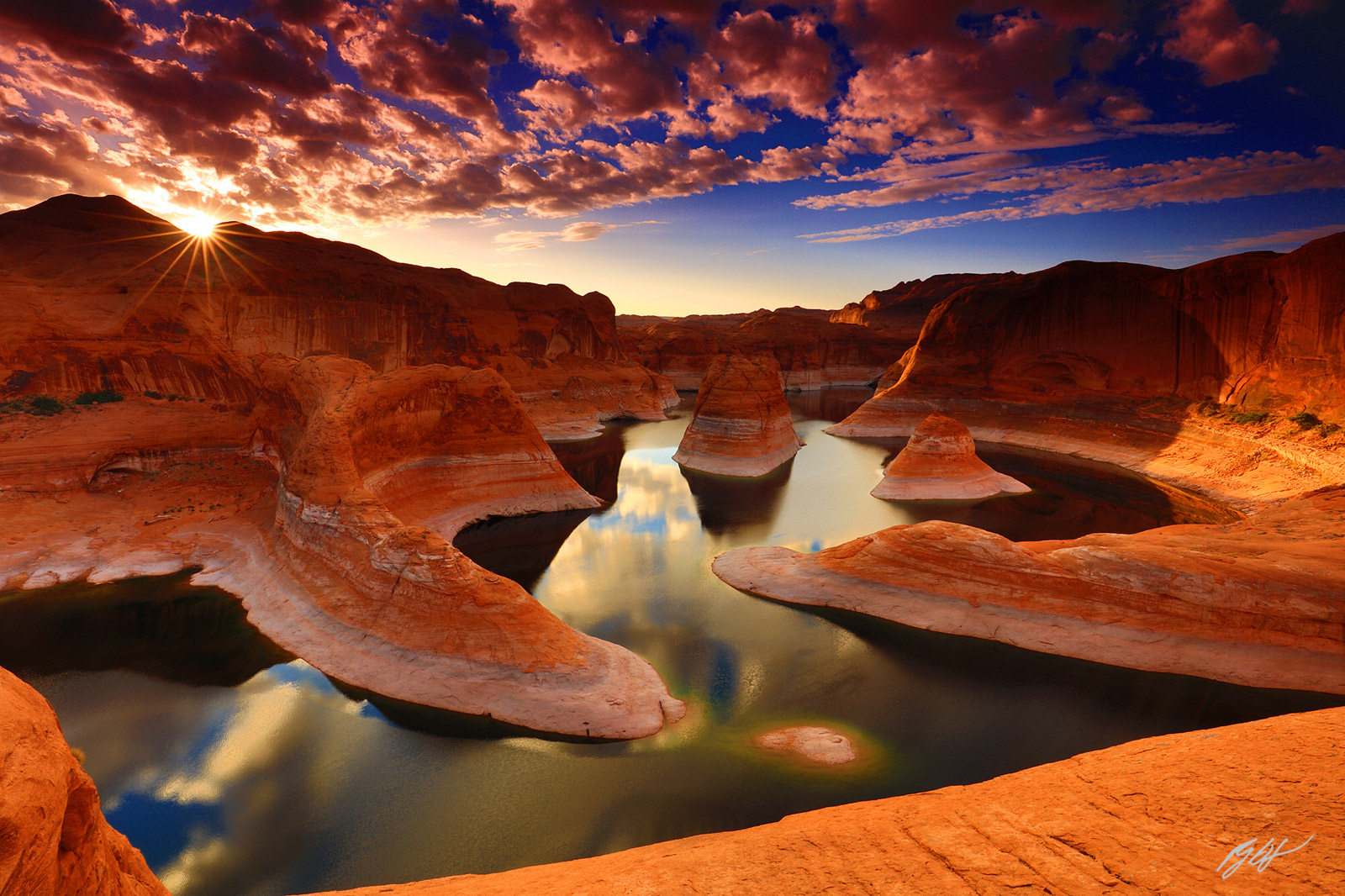 Sunrise over Reflection Canyon on Lake Powell in the Glen Canyon National Recreation Area in Utah