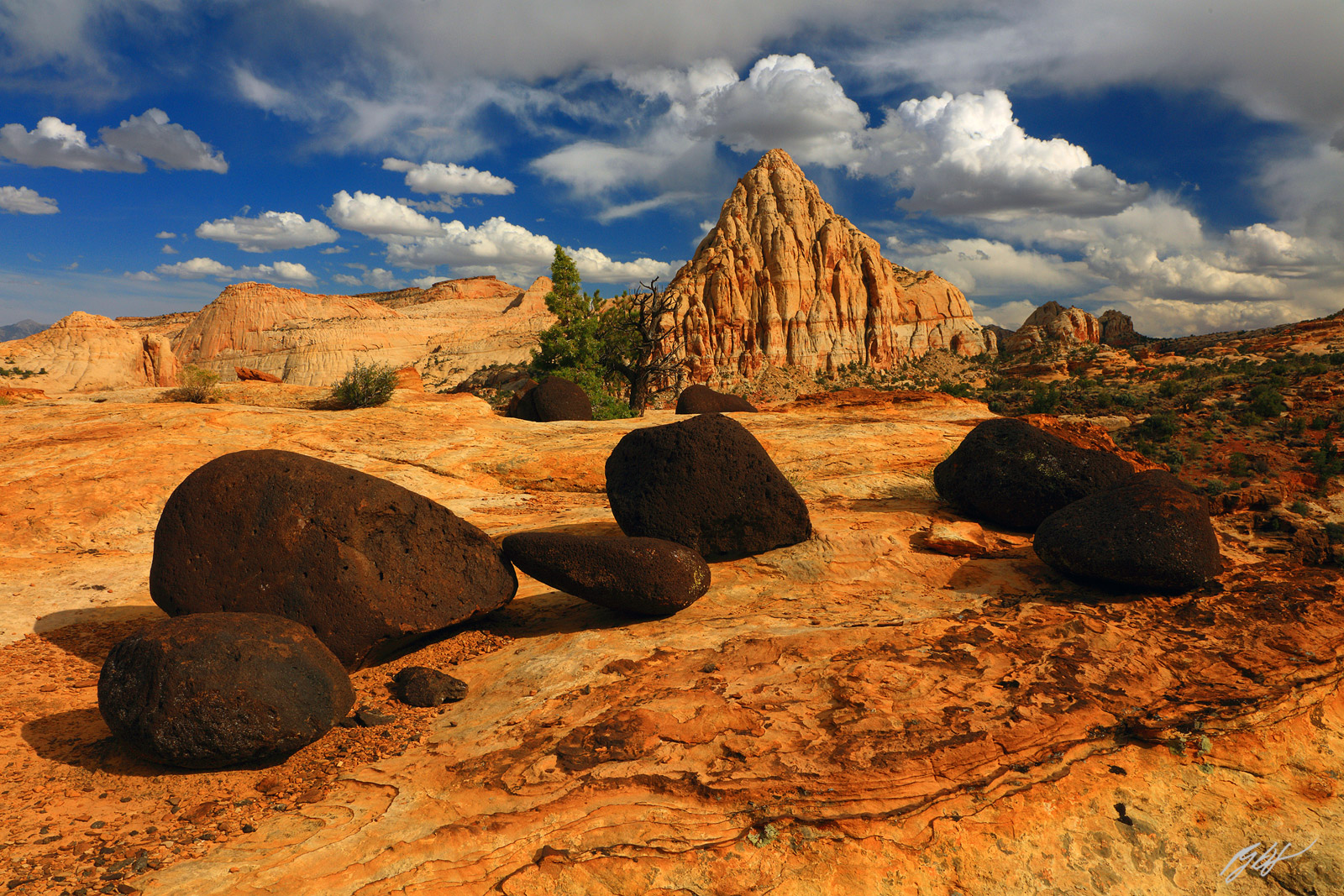 Giant Volcanic Boulders and Pectols Pyromid in Capital Reef National Park in Utah