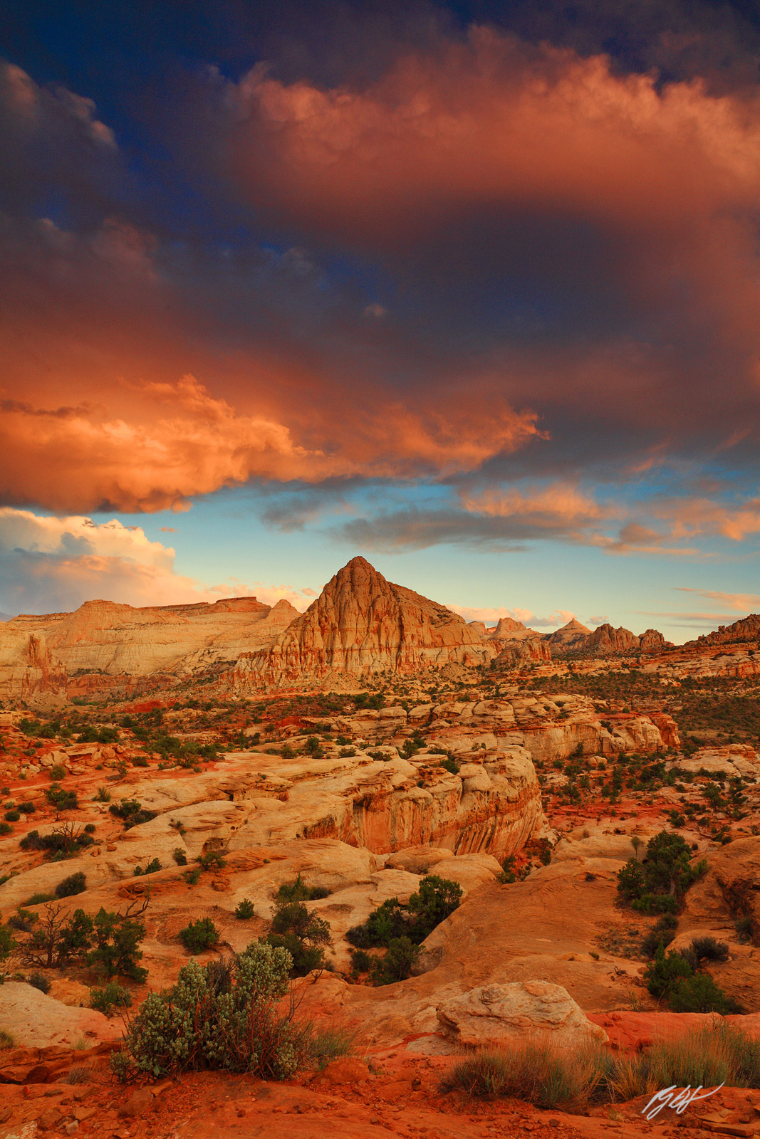 Sunset and Pectol's Pyromid in Capital Reef National Park in Utah