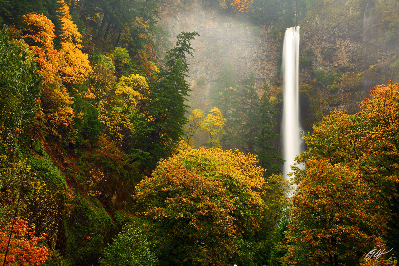 Multnomah Falls in the Columbia River Gorge National Scenic Area in Oregon