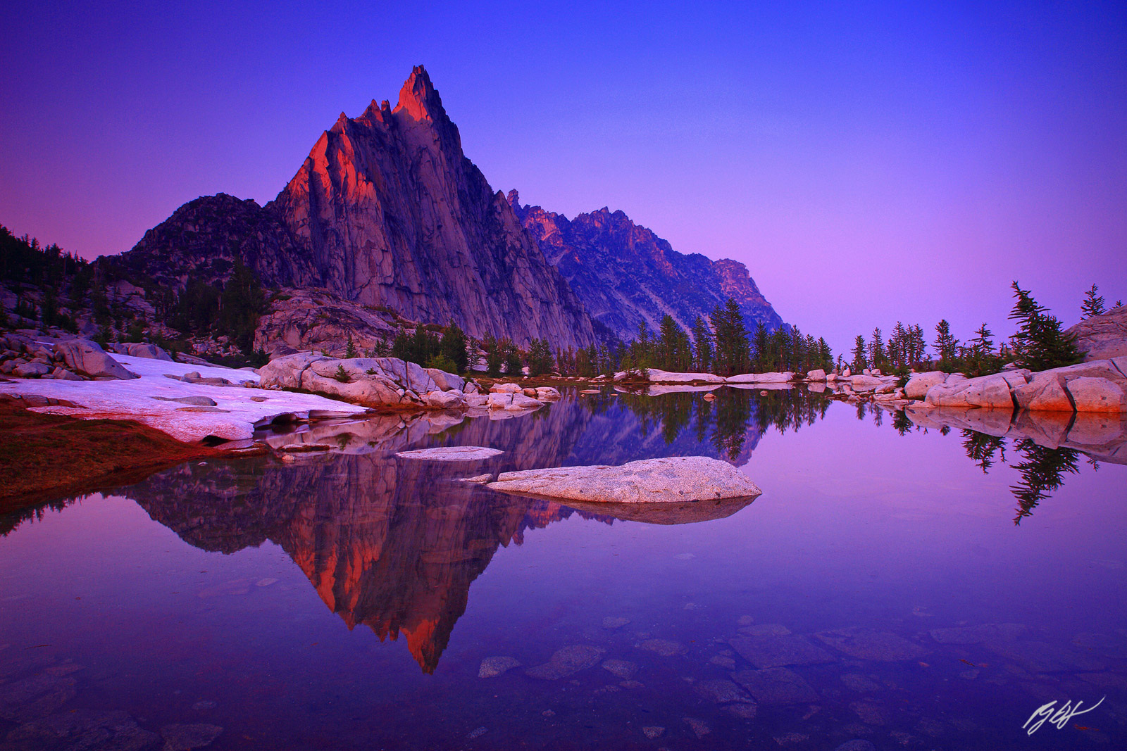 Sunset Prusik Peak and Gnome Tarn in the Enchantments, Alpine Lakes Wilderness, Washington