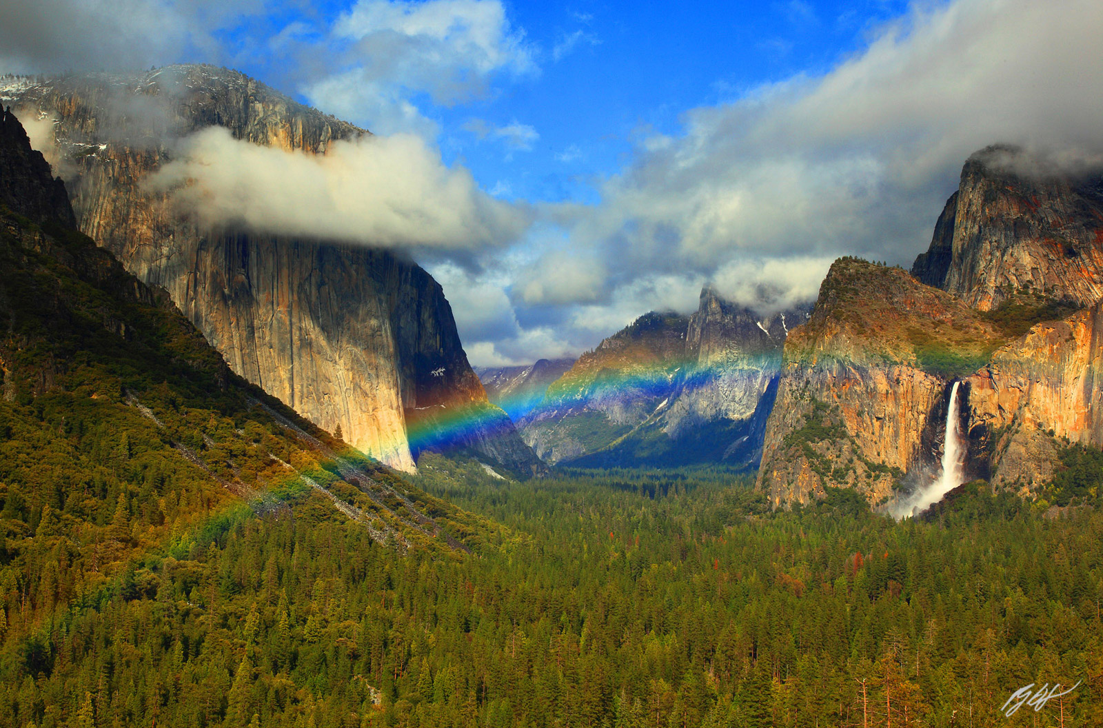 Rainbow Over Yosemite Valley from Tunnel Viewpoint, Yosemite National Park in California