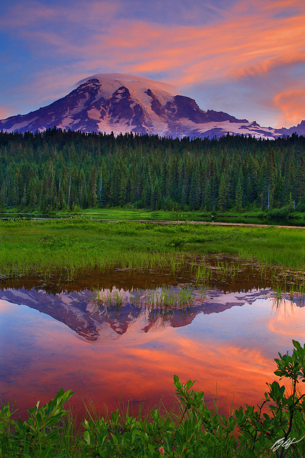 Sunrise Mt Rainier Reflected in Reflection Lakes, Mt Rainier National Park in Washington