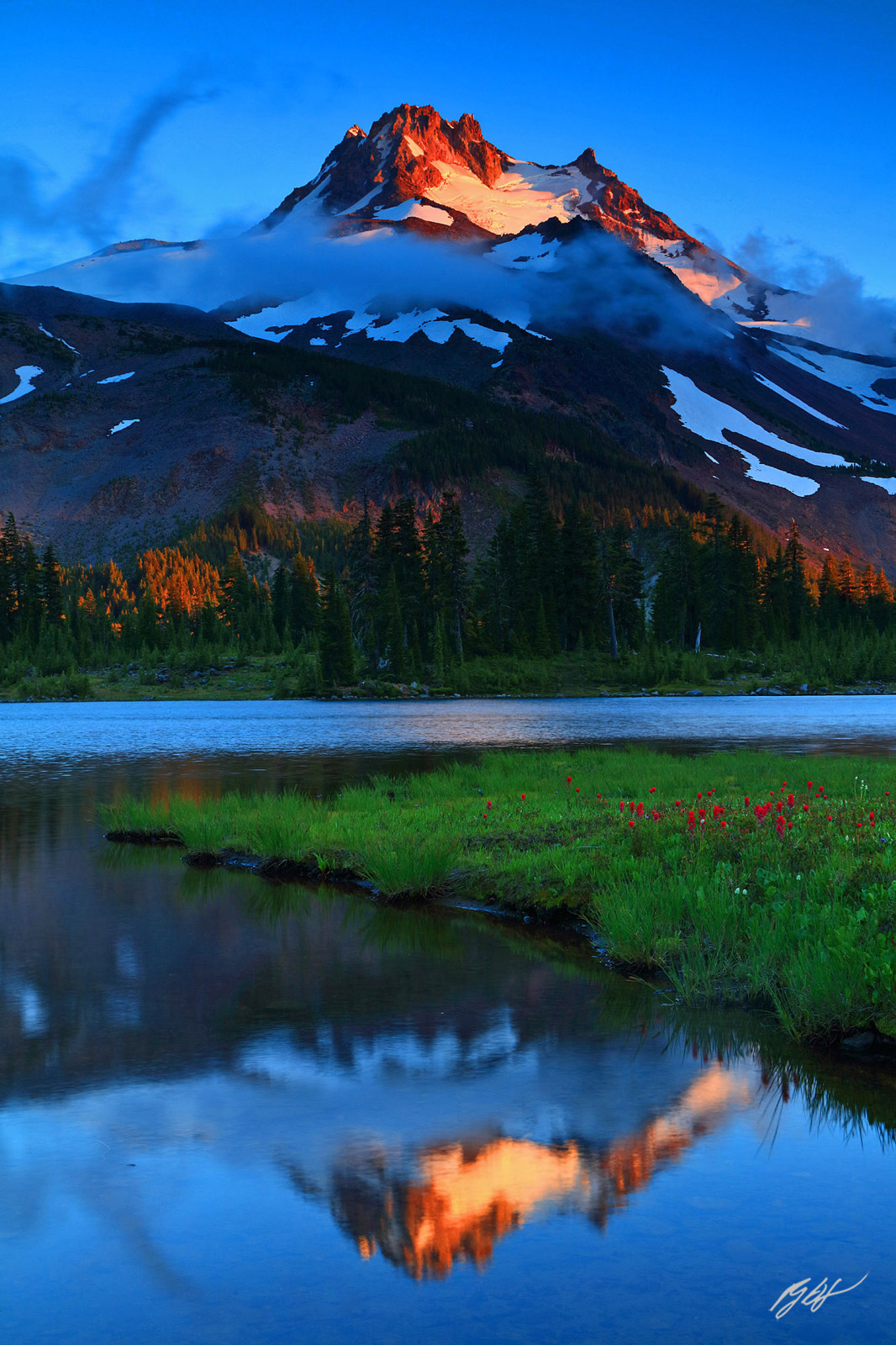 Sunset Mt Jefferson Reflected in Russell Lake in Jefferson Park, Mt Jefferson Wilderness in Oregon