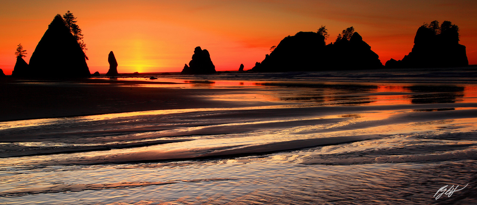 Sunset from Shi-Shi Beach with the Point of the Arches in Olympic National Park in Washington