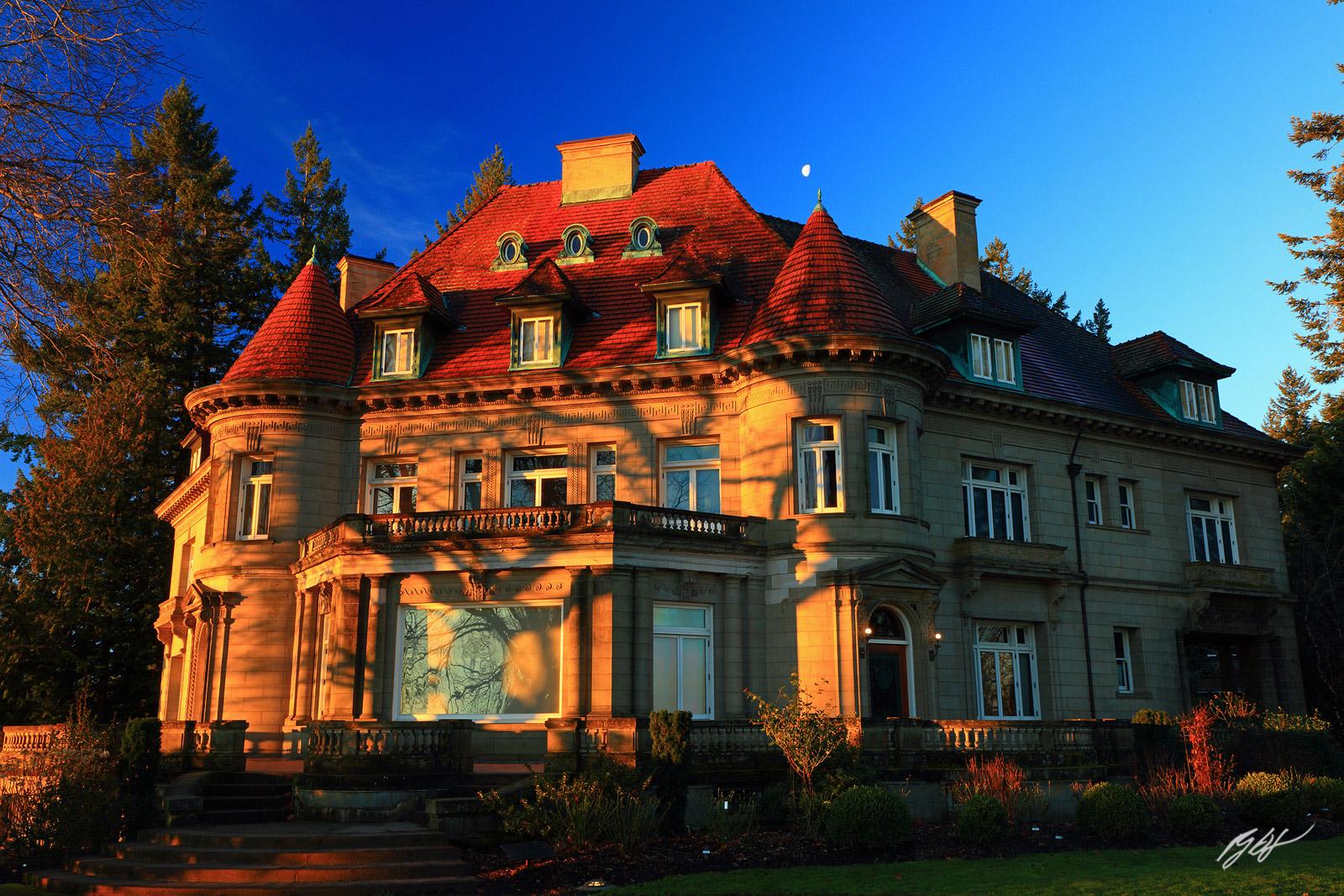 The Pittock Mansion is a French Renaissance-style château in the West Hills of Portland, Oregon